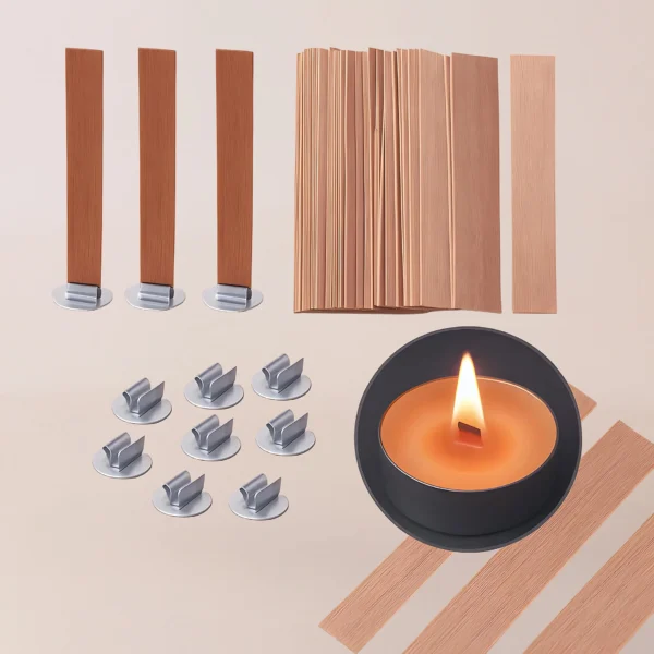 El juego Pabilo de Madera incluye mechas de madera para velas, portavelas de metal y una vela de té encendida: insumos perfectos para velas de fabricantes de velas para su próximo proyecto creativo.
